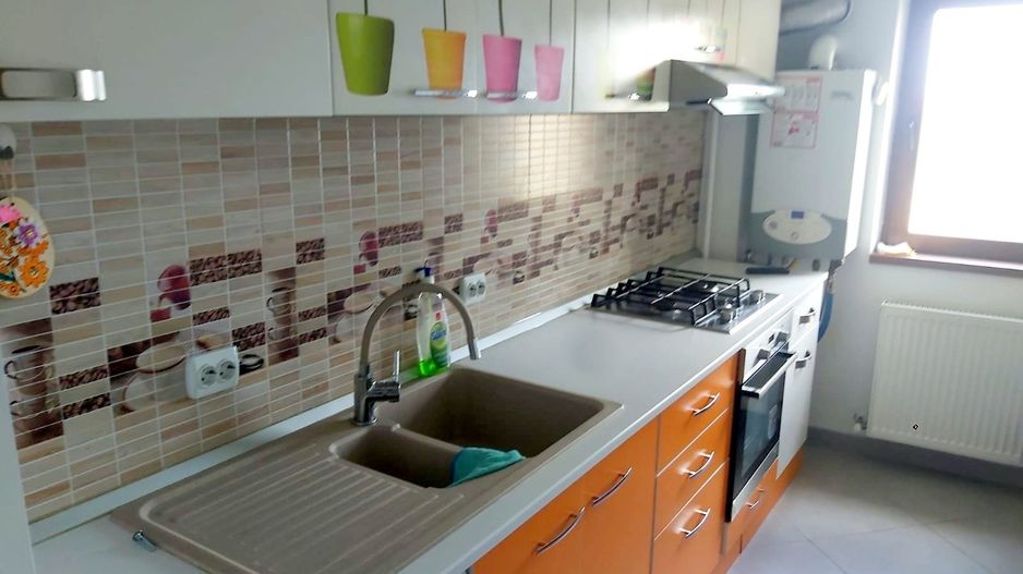 Apartament cu doua camere, decomandat - Bd. Unirii, scoala nr. 10 - Poză 3