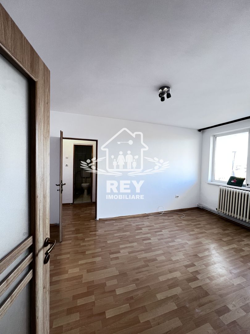 Apartament 2 camere,bloc cu lift, Str. Oștirii/Mihai Viteazul/N.Iorga - Poză 11