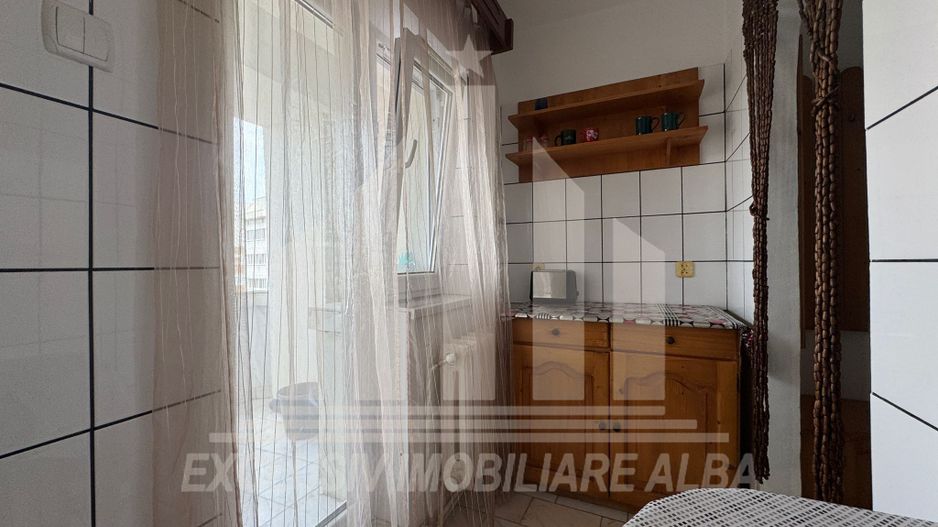 Garsoniera decomandata de inchiriat, Cetate - M-uri - Poză 4