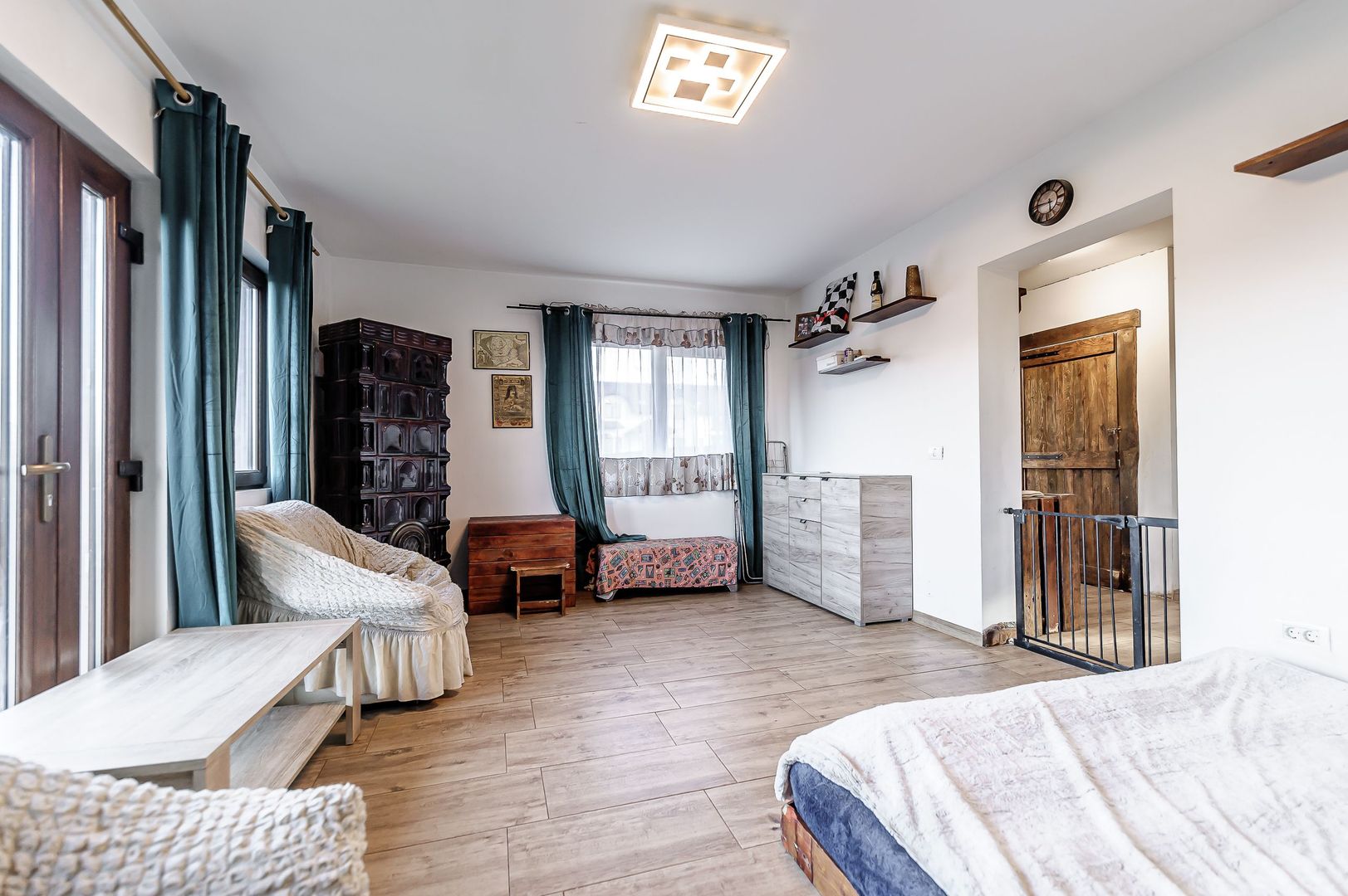 PROPRIETATE VÂNDUTĂ! Casă cochetă lângă pădure, în Zădăreni. - Poză 5