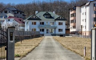 Chirie sau Vânzare - Vila Mare 3 Apartamente + Buncăr – Privat Afacere - Poză 2
