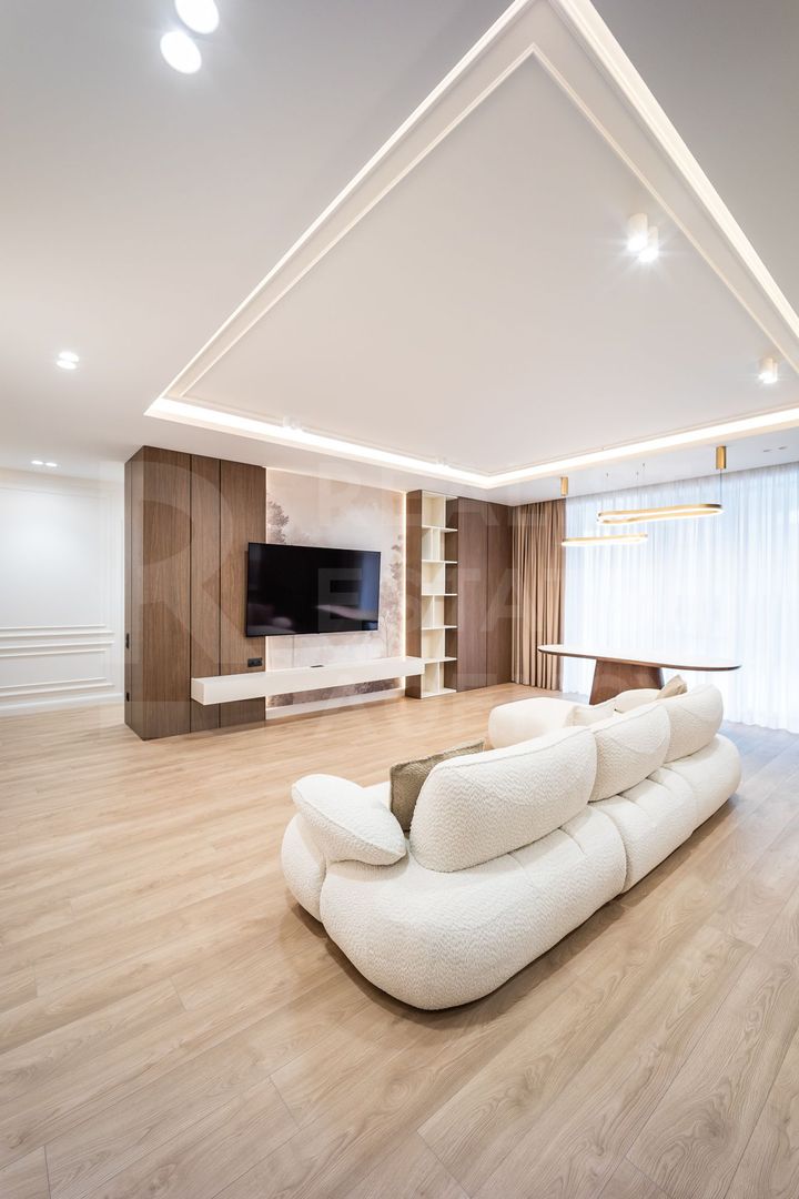 Chirie, apartament, 4 camere, Strada Universității, Centru - Poză 11