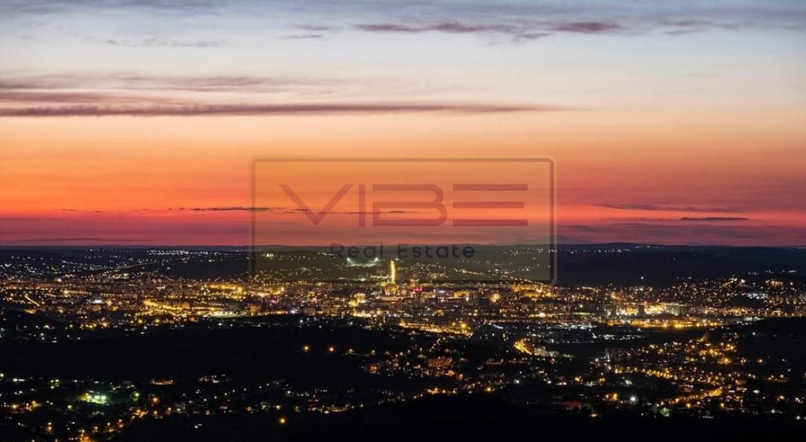 Apartament NOU 3 camere 2 bai, parcare privata zona  Copou - Poză 1