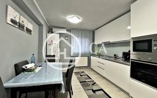 Apartament de vânzare cu 3 camere în zona Rogerius, Oradea - Poză 1