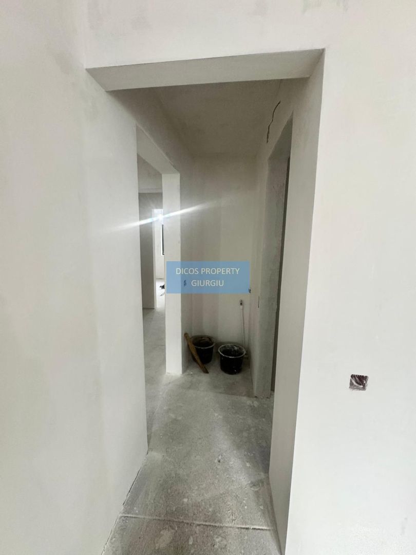 Apartament 4 camere de vânzare – Bd. București - Poză 2