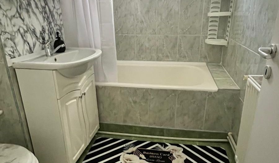 De inchiriat apartament cu 2 camere, etaj 1, zona Neacsu, 400 euro - Poză 3