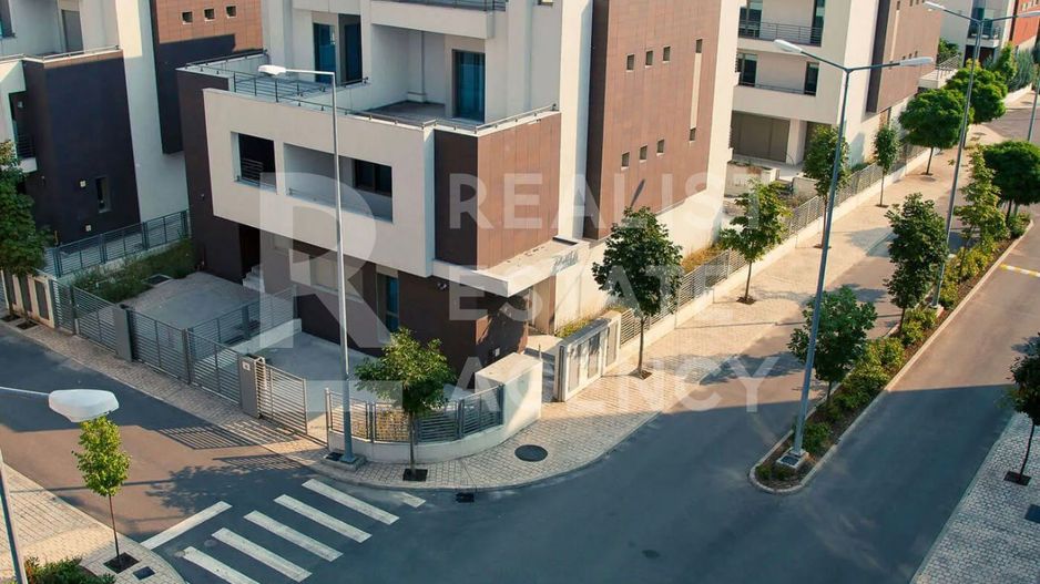 Vilă modernă cu grădină și terasă - București. - Poză 5