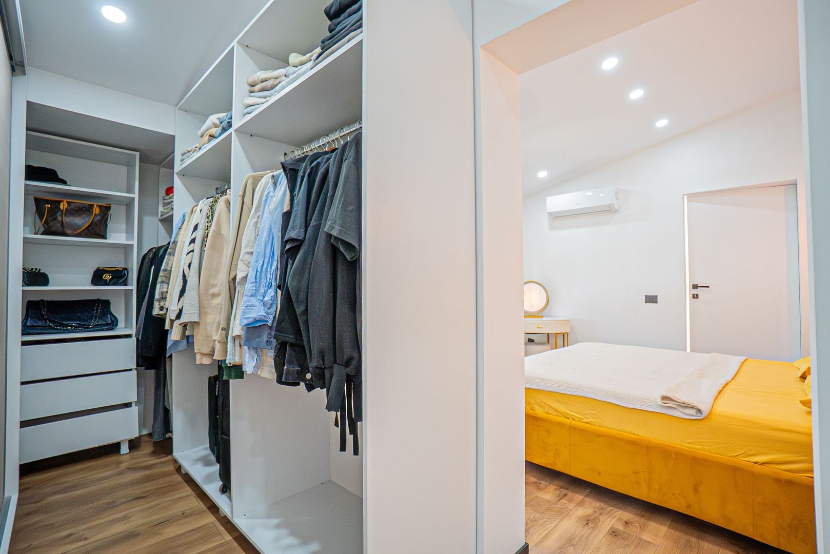 Lumina – Casa P+1E de vânzare, mobilată/echipata, cu piscină si garaj. - Poză 24