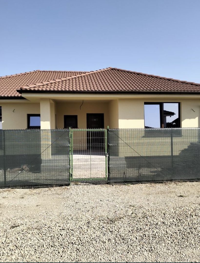 Casa de vanzare Lazuri - Poză 2