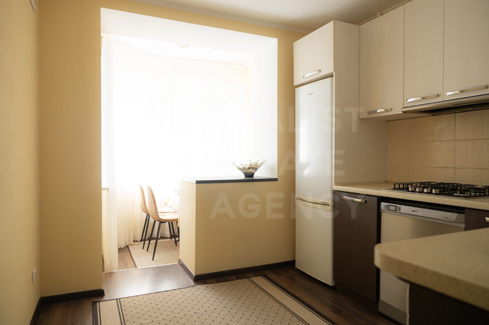 Chirie, apartament, 3 camere, str. Mihail Kogălniceanu, Centru - Poză 5