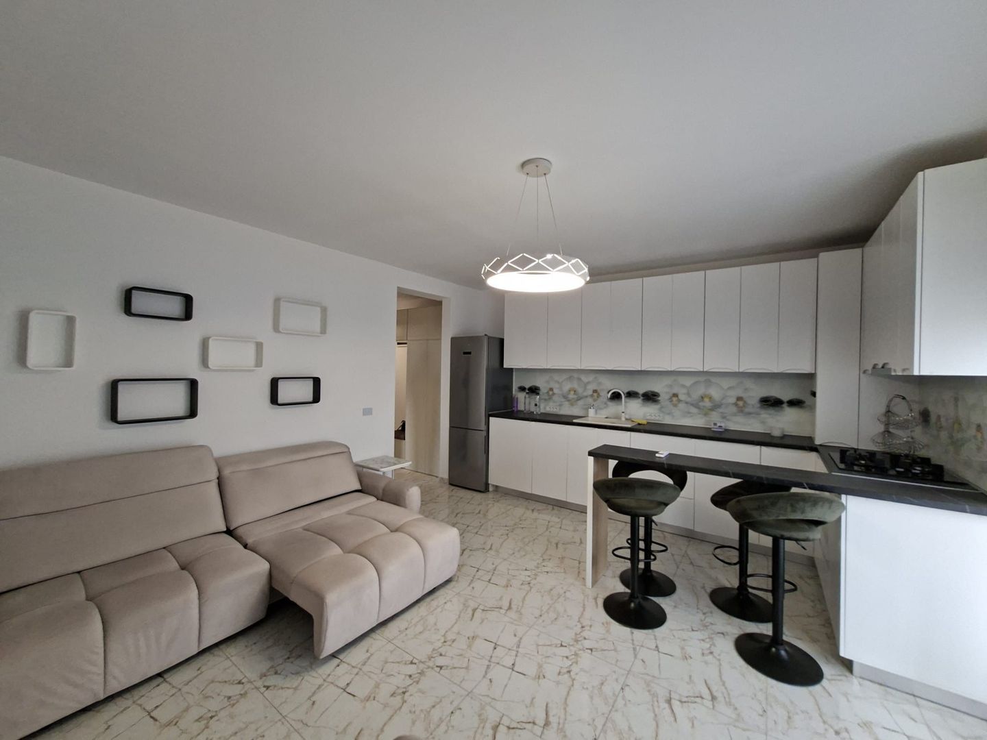 Apartament 2 camere în imobil nou la intrare în Giroc! - Poză 3