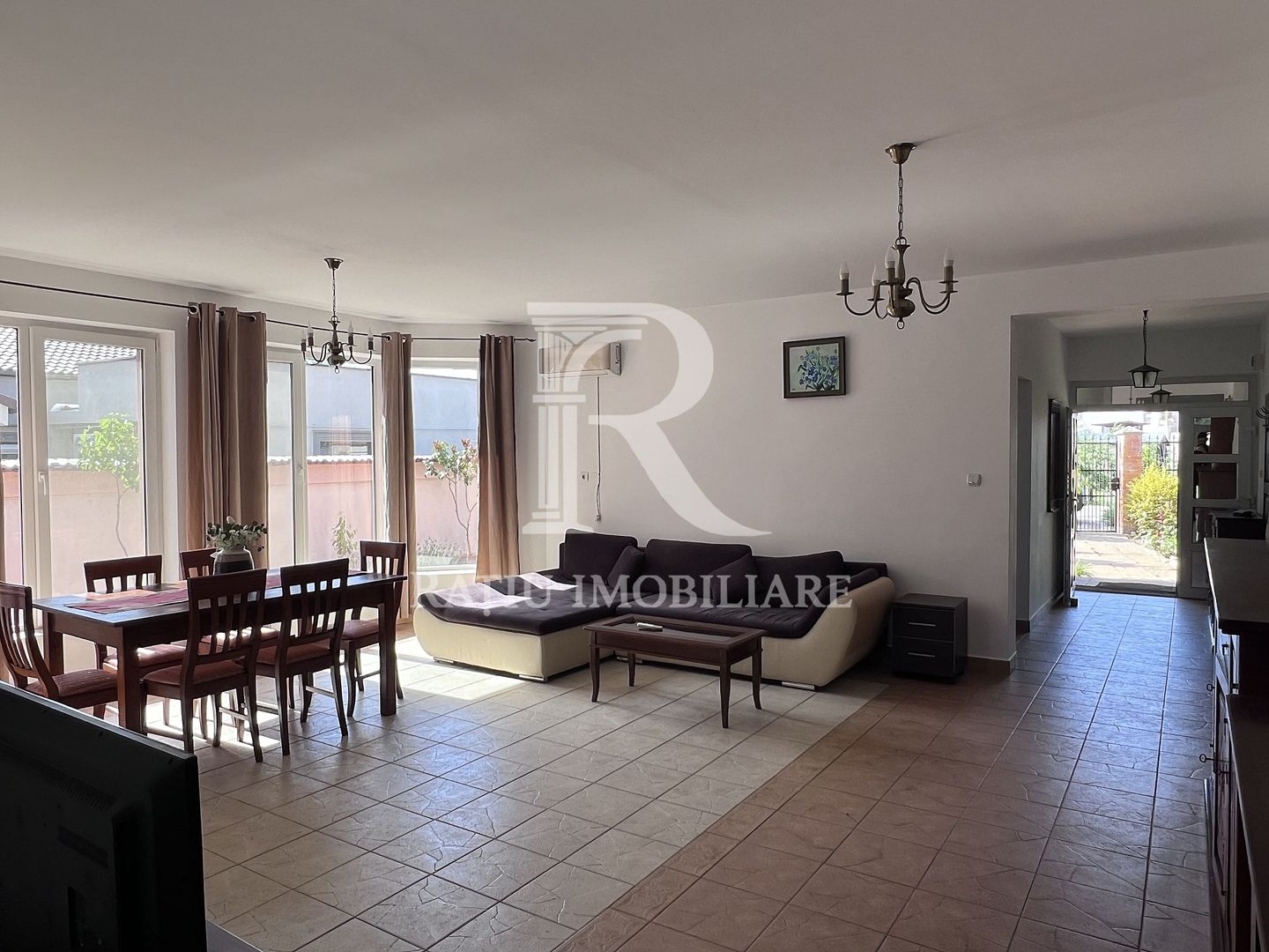 Casă 4 camere de închiriat | Saună | Piscina | Sântandrei | Bihor - Poză 2