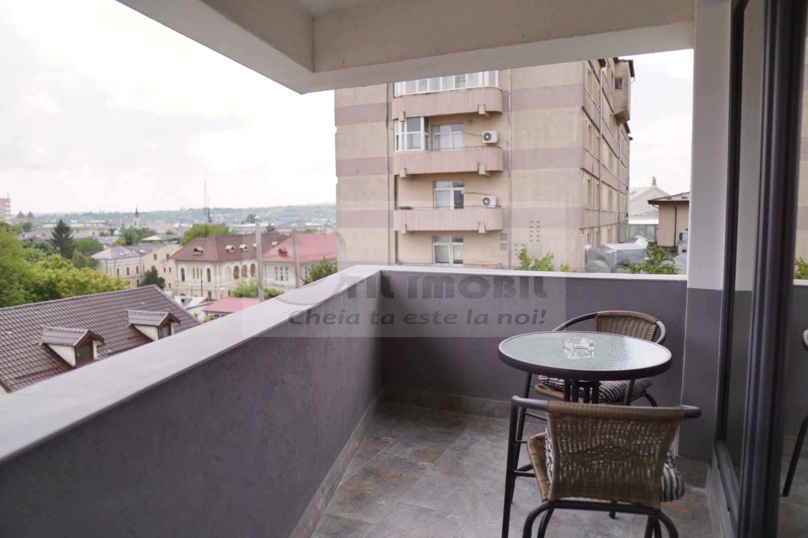 2 CAM PIATA UNIRII, TEATRU, PALAS, UMF, ULTRACENTRAL 199000+tva 9 - Poză 4