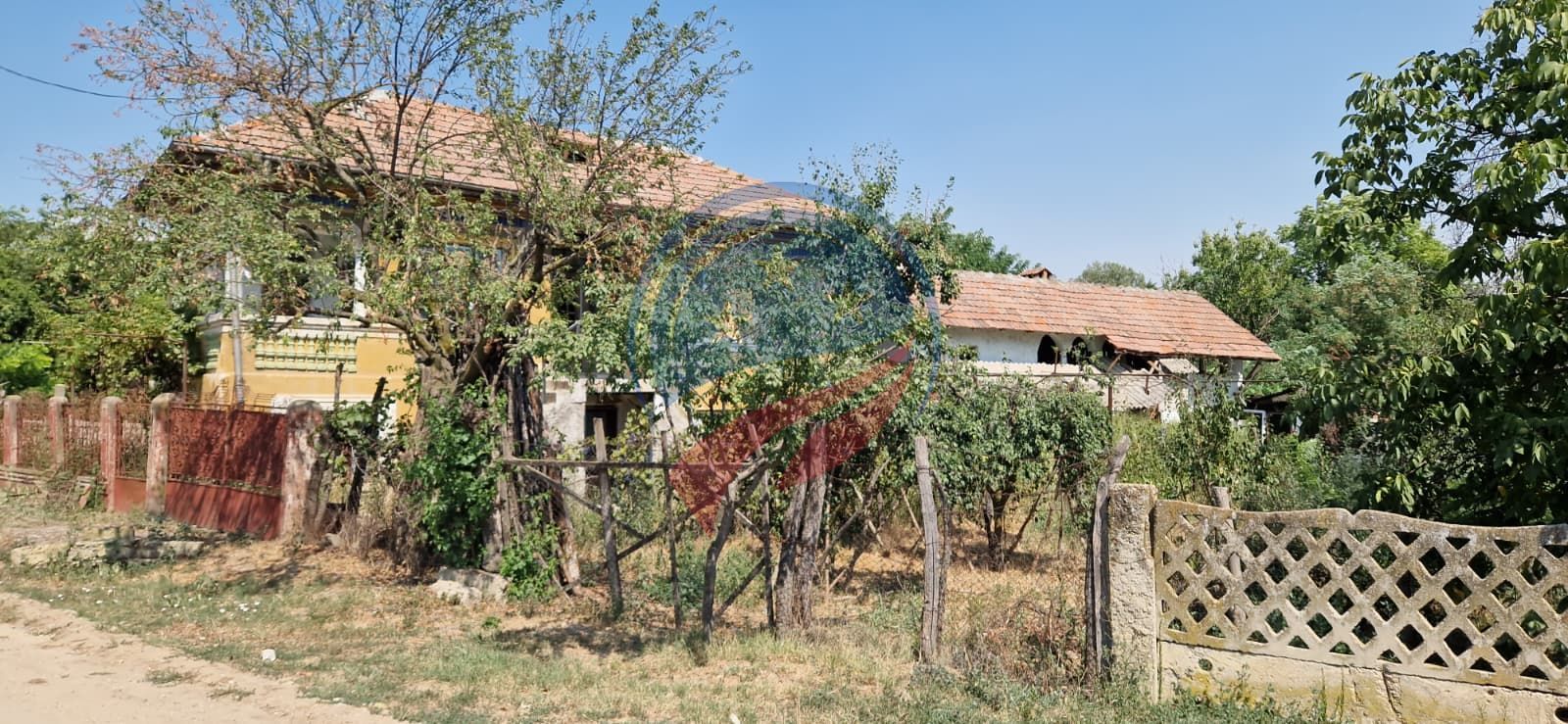 Casa de vanzare  5 camere + teren 2200 mp in loc. Calopar satul Bazdana - Poză 9