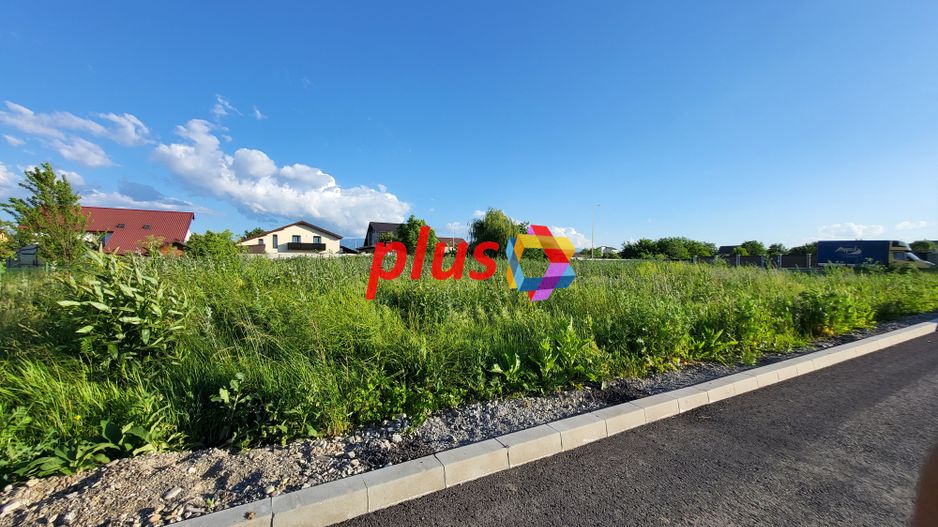 Teren autorizabil rapid cu asfalt și iluminat public - 685 mp - Poză 1