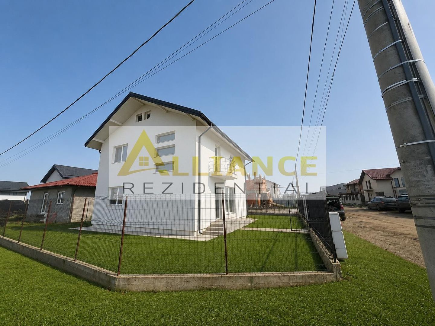 Casa 5 camere, teren 468 mp, spatiu generos pentru familie - Poză 1