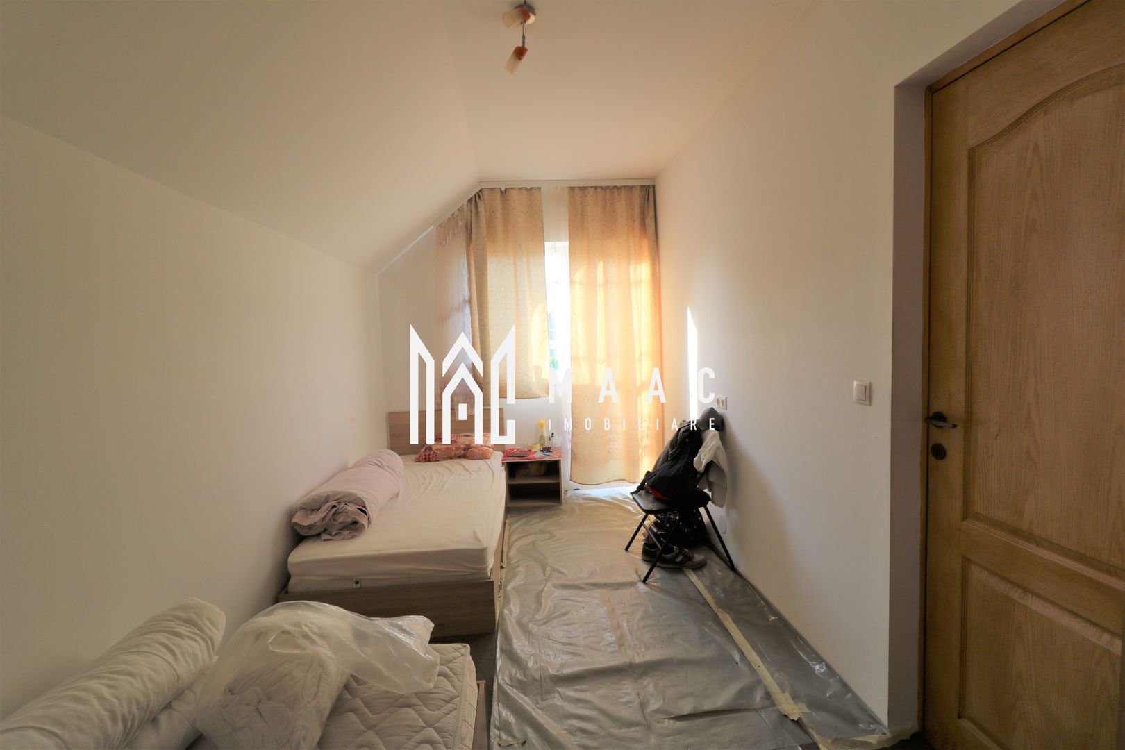 | Casa single | 4 dormitoare | Curte proprie | Cristian - Poză 3