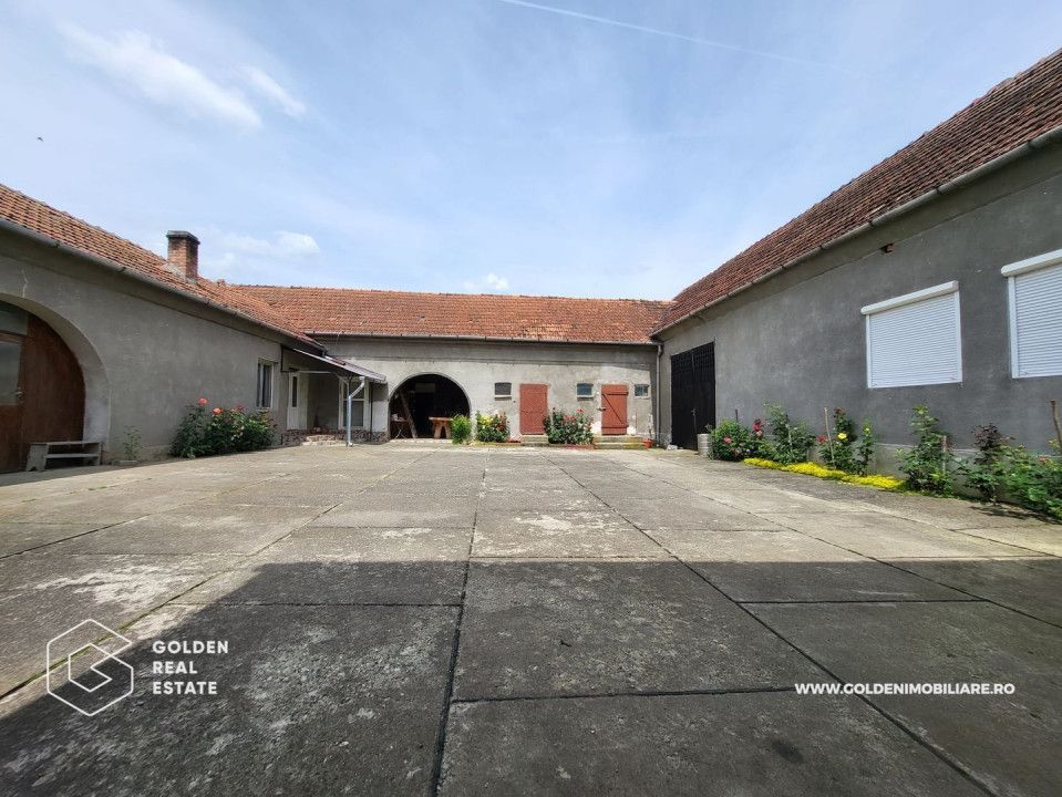 Casa mare, 3 corpuri de cladire, sat Lalasint - Poză 2
