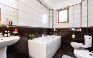 Vilă premium 11 camere | Dămăroaia | saună | fitness | teren 1.000mp - Poză 16