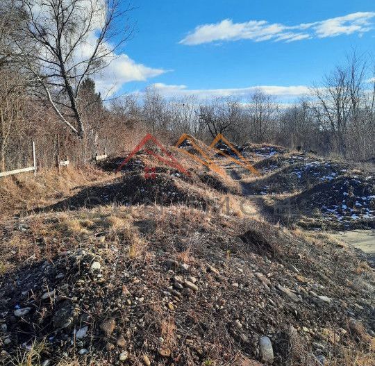 Teren intravilan 2077 m2, platou cu panorama, toate utilitatile, 23EUR - Poză 6