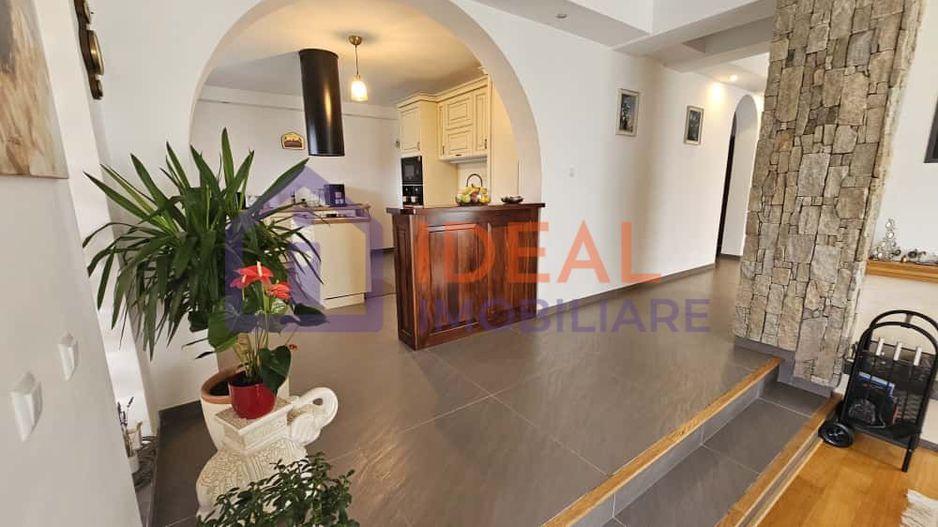 Casă deosebită, cu 5 camere, cu teren de 1132 mp – Cisnădioara - Poză 4