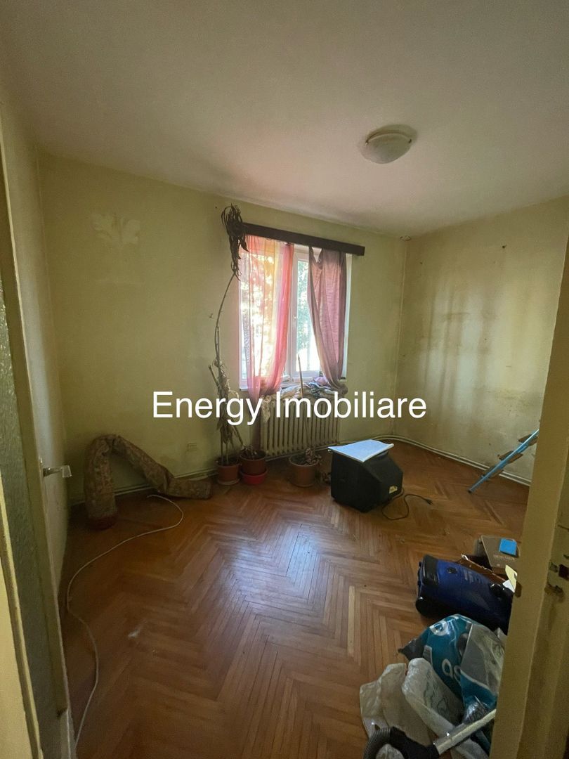 Apartament cu 4 camere și 2 băi, zona Dâmbul Pietros - Poză 5