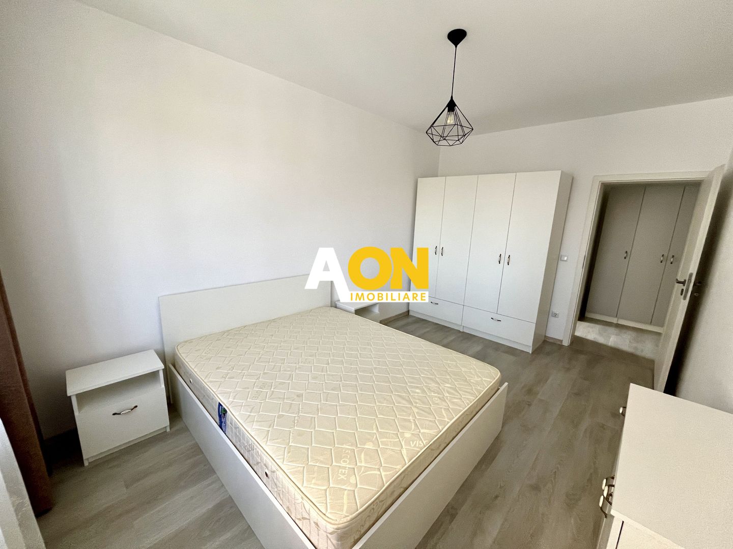 Apartament cu 3 Camere, Bloc Nou, Etaj 1, Zona Centru - Poză 6