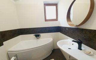 Vila tip conac cu 4 apartamente mobilate si utilate în Aiud - Poză 9