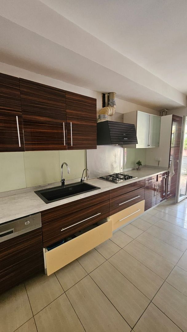 Duplex 4 camere in Cosmopolis - Poză 2