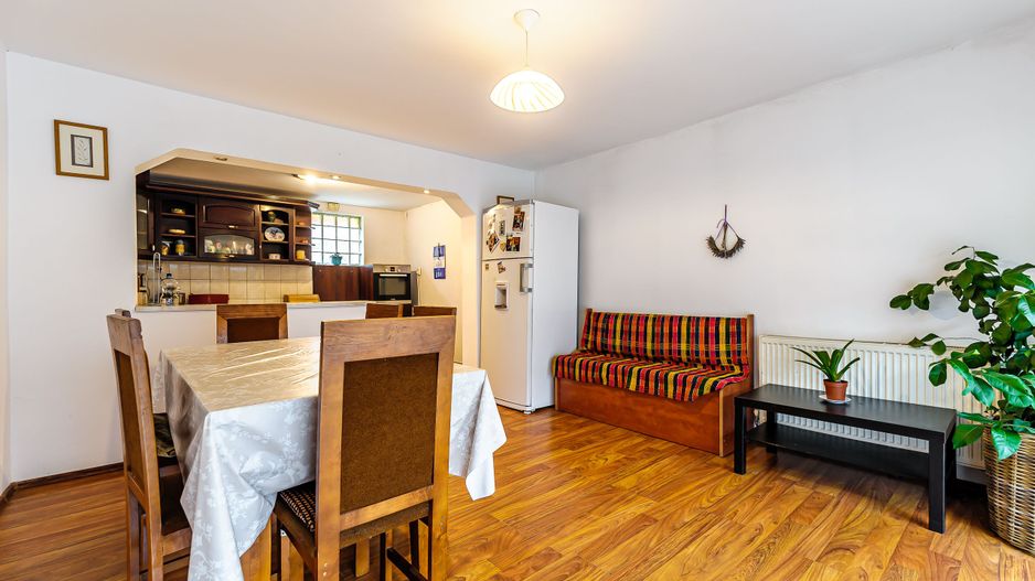 Casă generoasă cu potențial de afacere în Gai - Poză 8