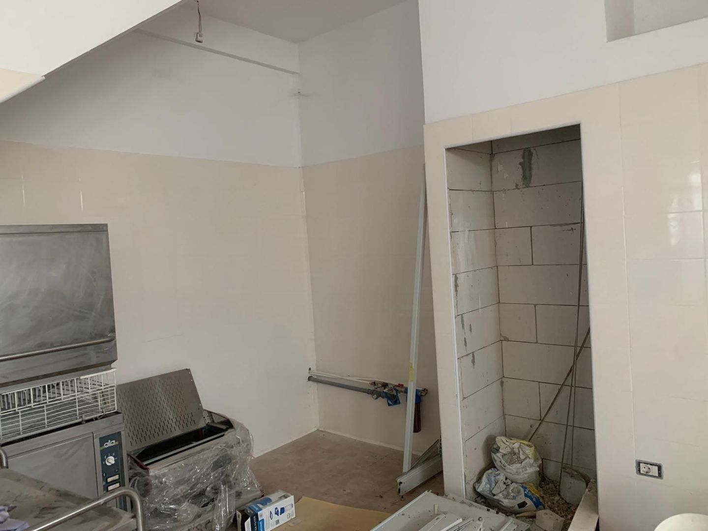 Spațiu comercial de închiriat | Cajvana | 300 mp + terasă 300 mp - Poză 10