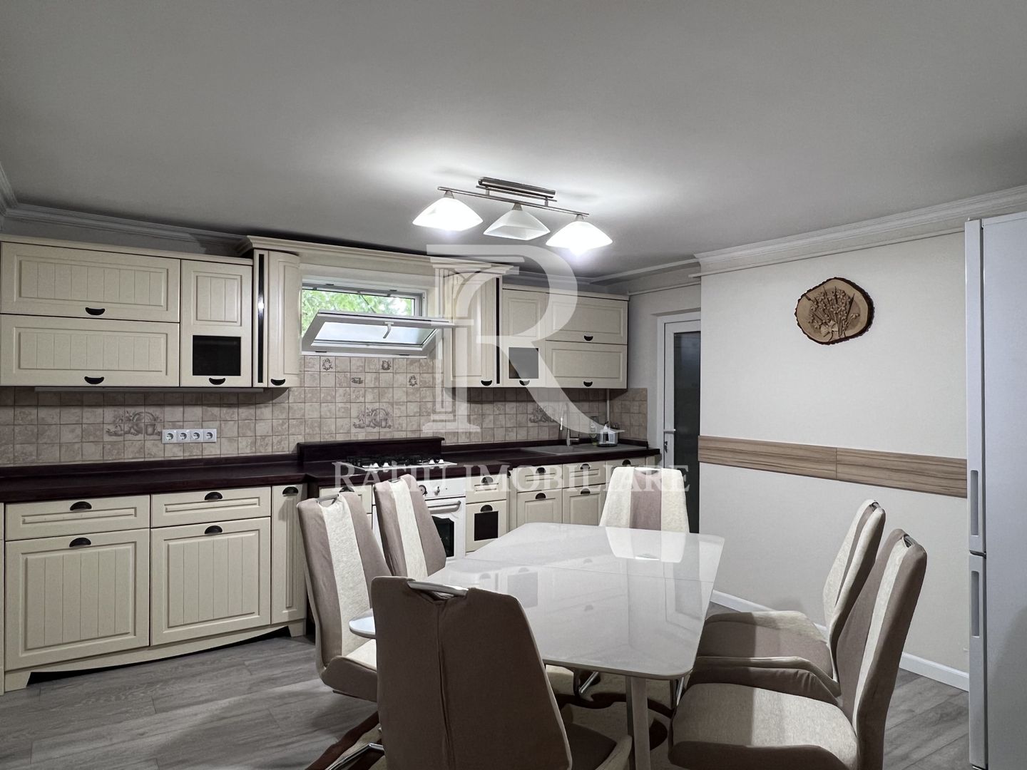 Casa cu 4 camere de inchiriat | Parcare acoperita | Tokai | Oradea - Poză 4