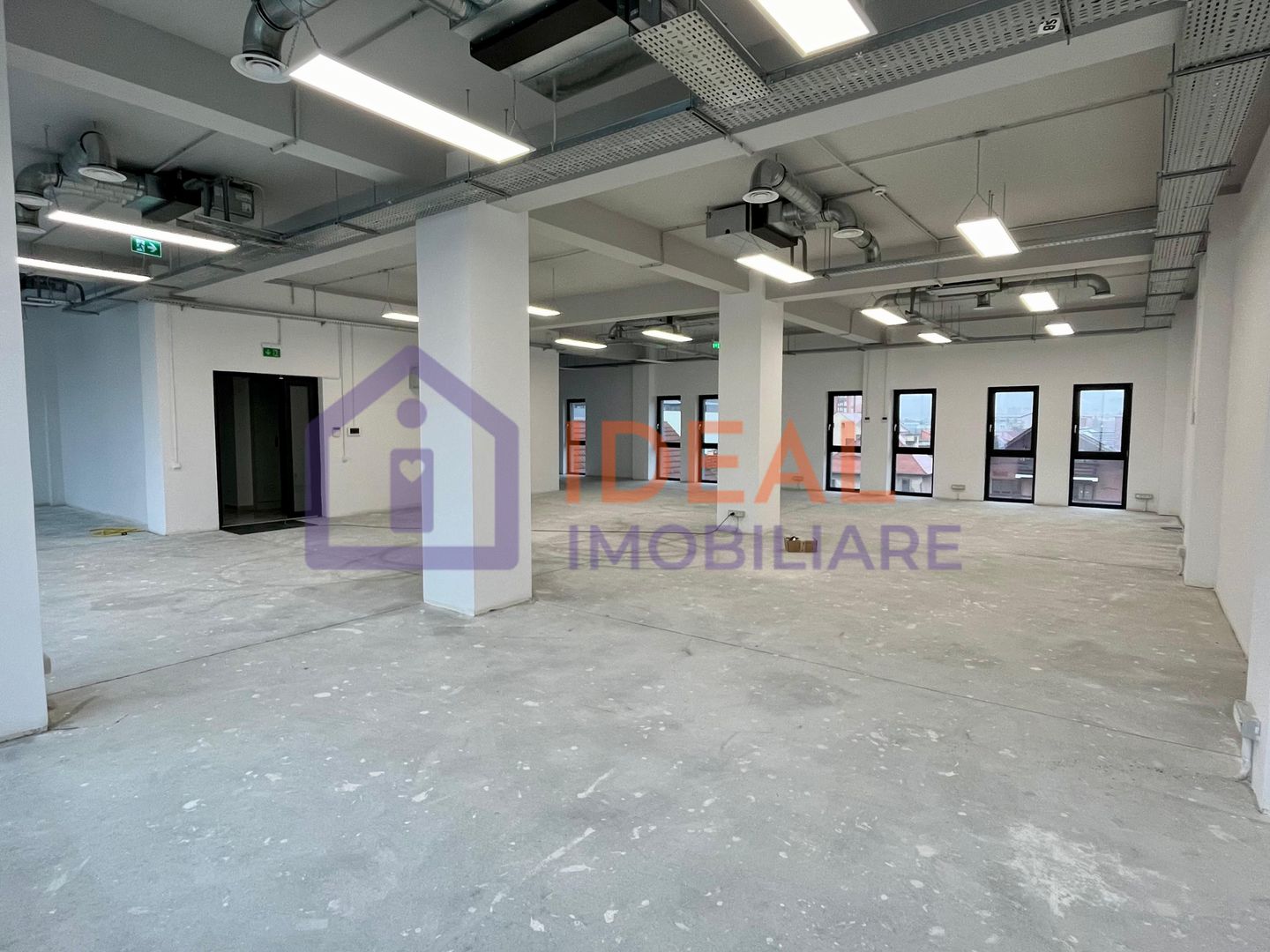 Spatiu comercial de inchiriat- 200 mpu, zona Podul Garii - Poză 3