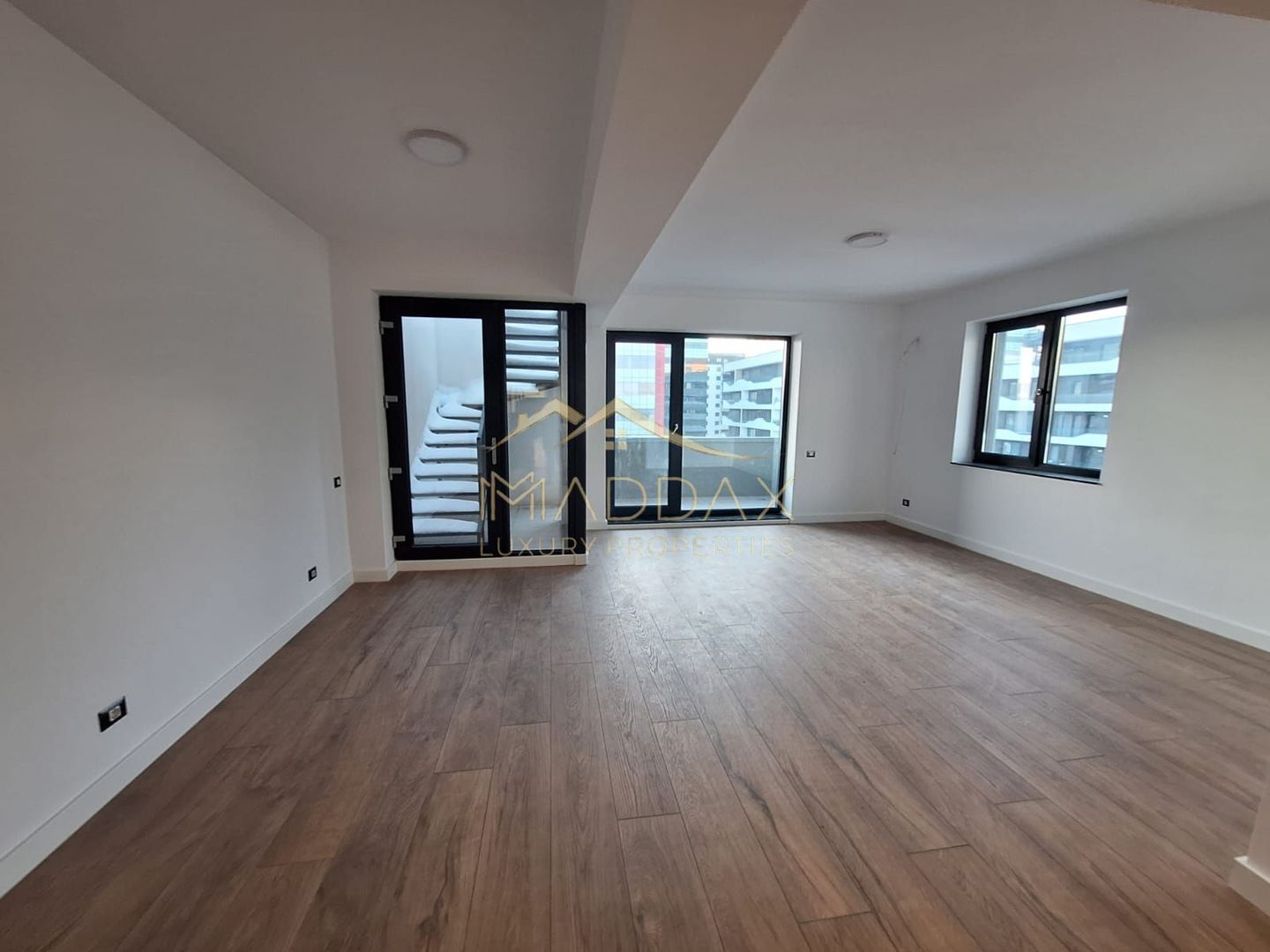 Apartament cu 4 camere + terasa*** 178 mp***Promenada Mall - Poză 2