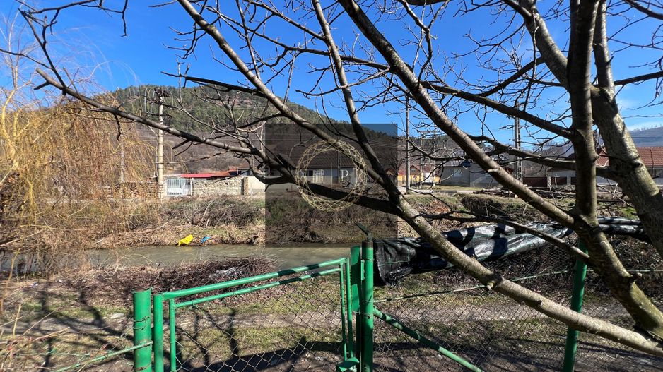 Casă pretabila 2 familii | 280 mp utili| 1350mp Teren | Garaj - Poză 44