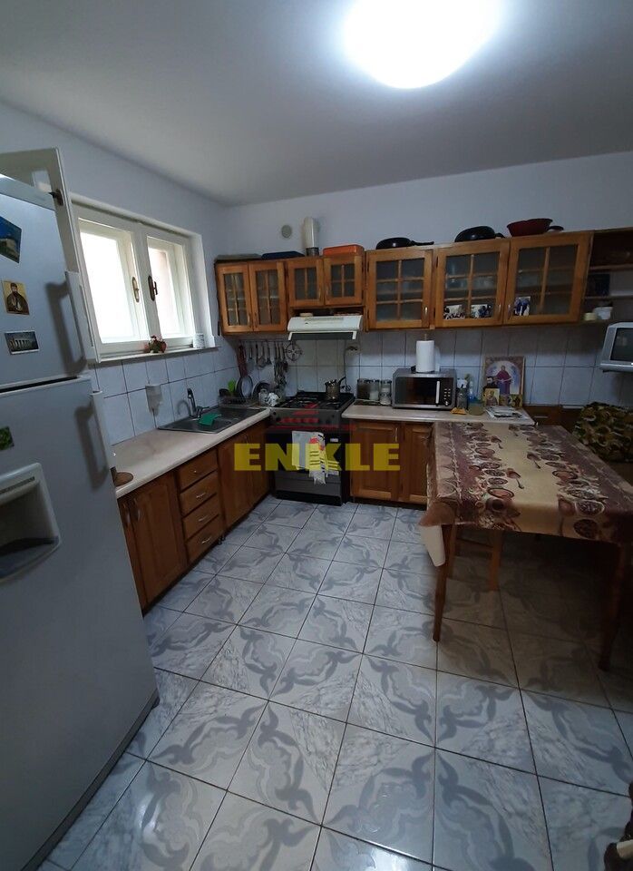 Casa 5 camere, Zona Parcul Tineretului, pret 105000 euro neg - Poză 9