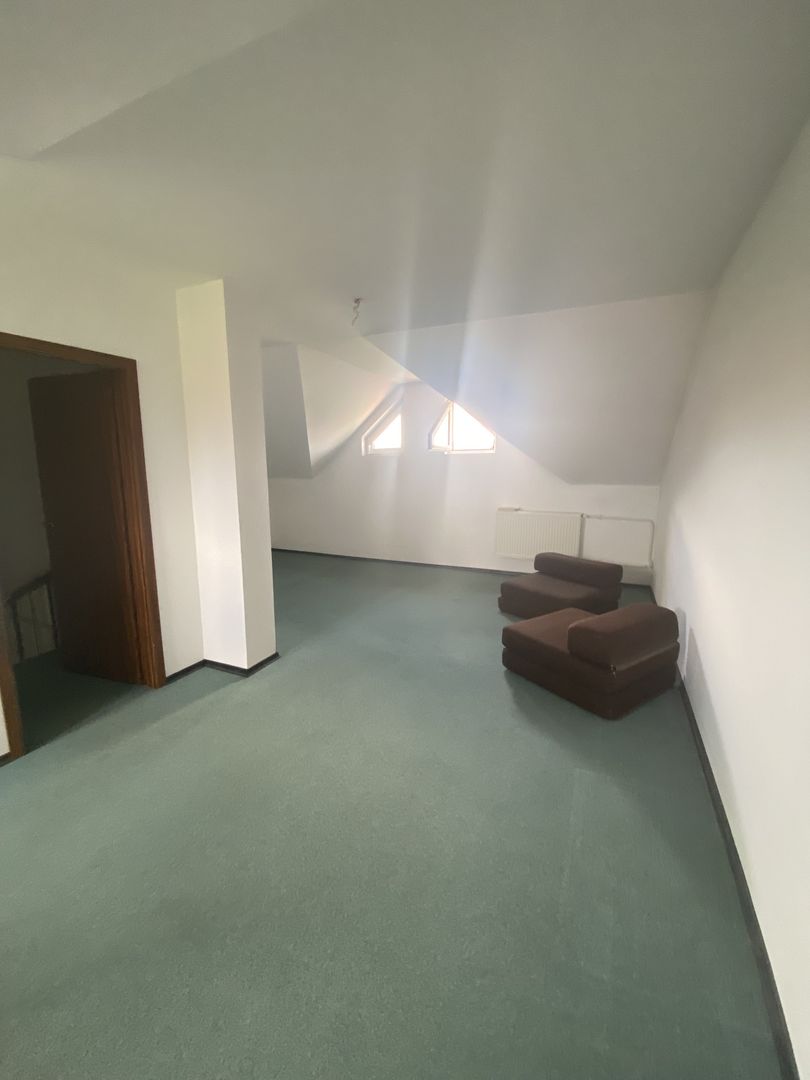 Casa de vânzare/închiriere zona Lunei - Poză 28