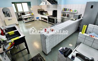 Pensiune aproape de centru,10 camere,13 băi,1 restaurant - Poză 26