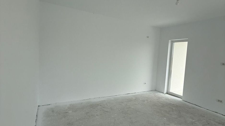 Duplex Spatios parter 4 camere - zona Ion Creanga- Dumbravita - Poză 6