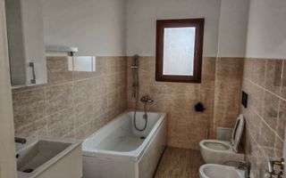 Închiriez casa cu 3 apartamente zona bucium - Poză 1