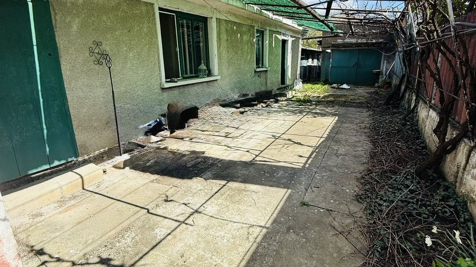 Ciarda Roșie | 2 case în curte | Teren 700 mp | Garaj | Toate utilitățile - Poză 4