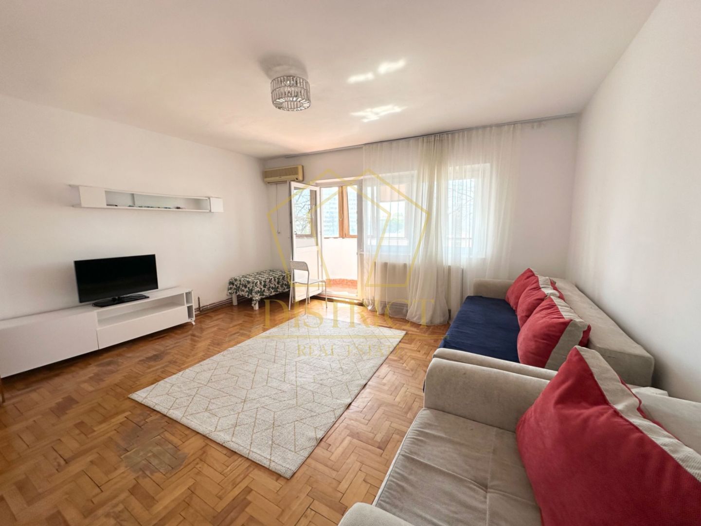 Apartament decomadat cu 3 camere |  Dacia | PetFriendly - Poză 2
