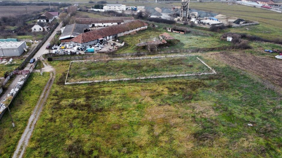 Casa cu teren de 14340 mp în Jebel/Pretabila pentru afacere - Poză 15