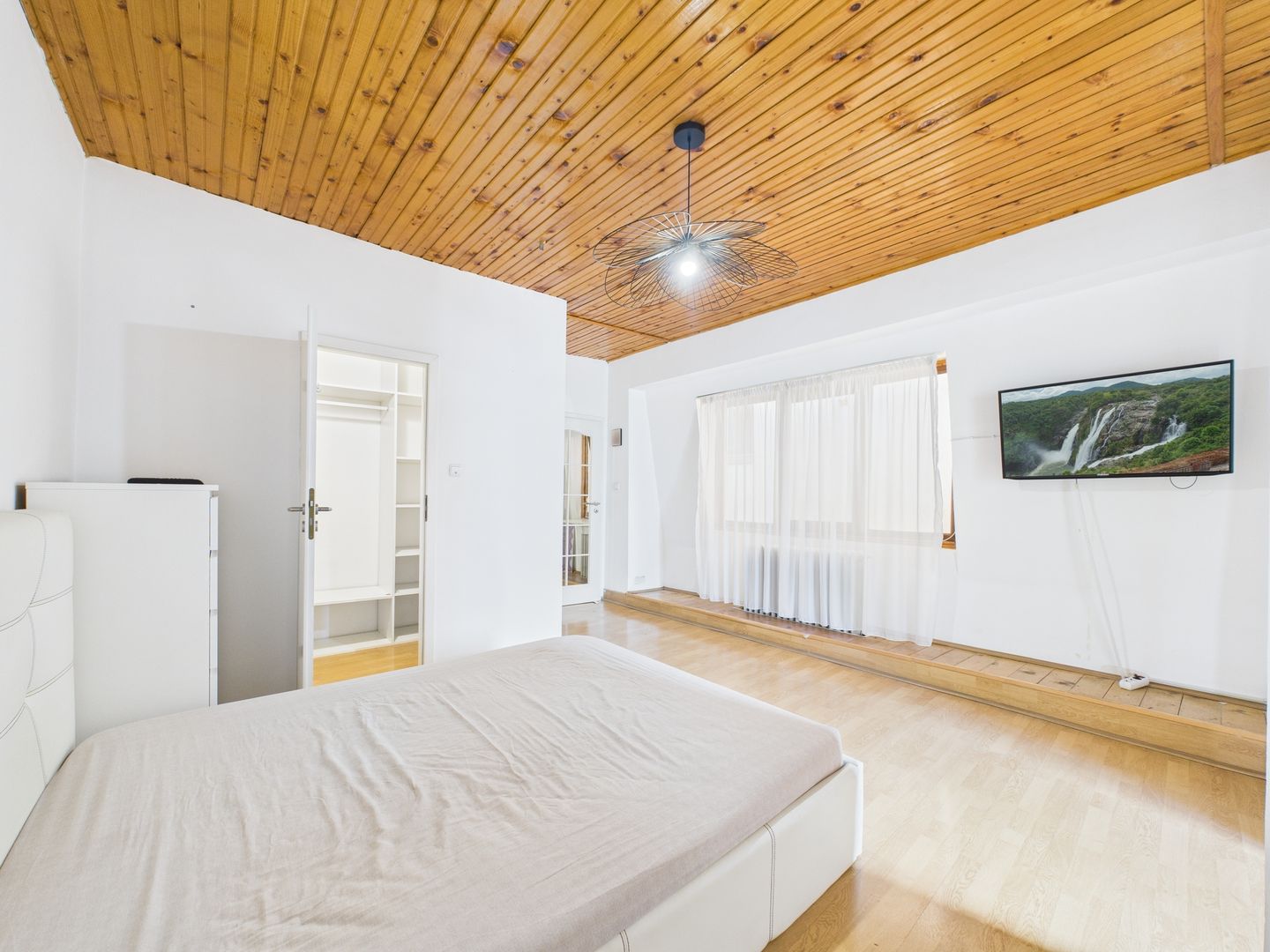 Casă / Vilă cocheta cu 3 camere - de vanzare - zona Basarab - Poză 24
