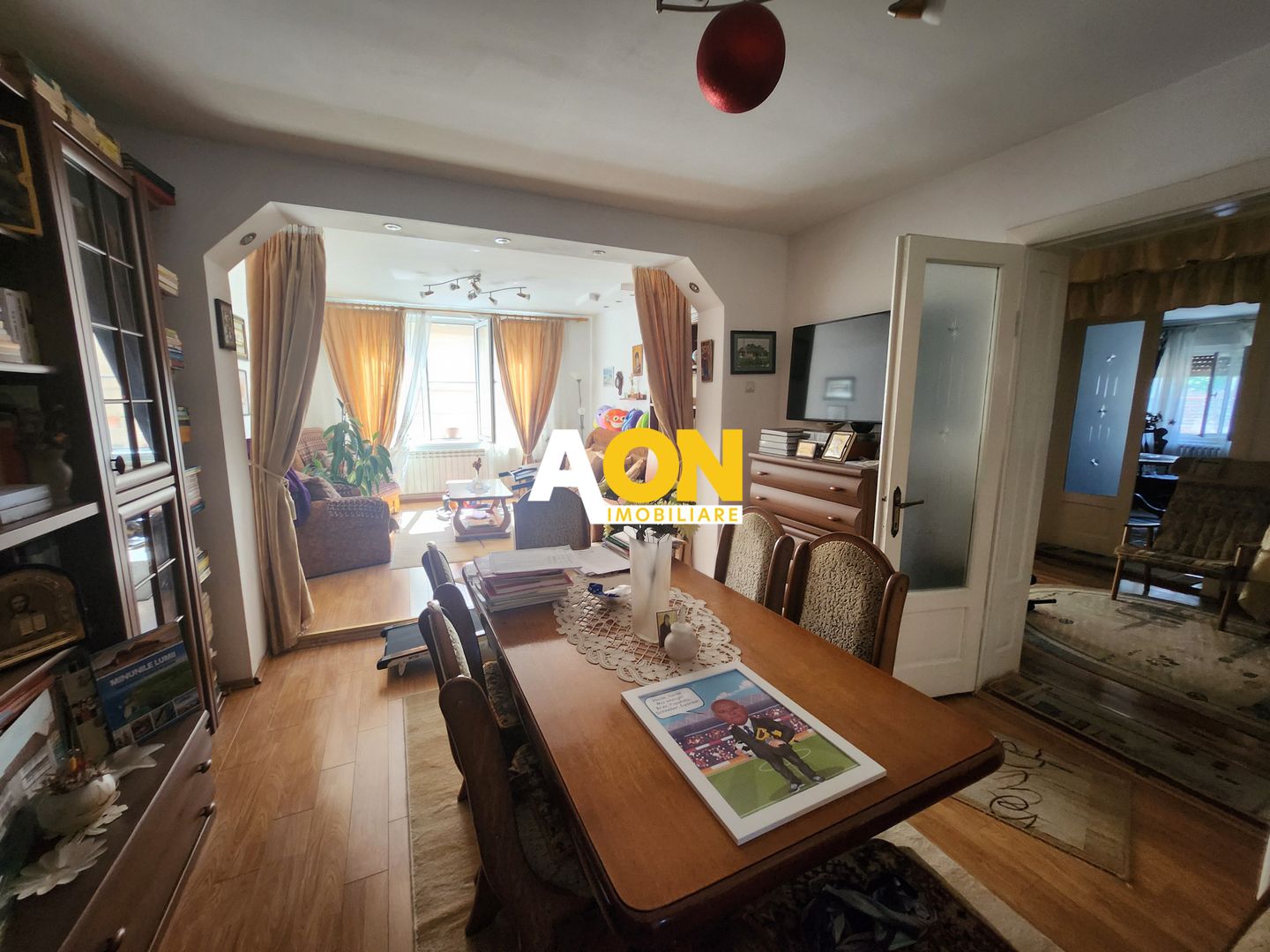 De vanzare casa 5 camere, 655mp teren, zona Cetate - Poză 4