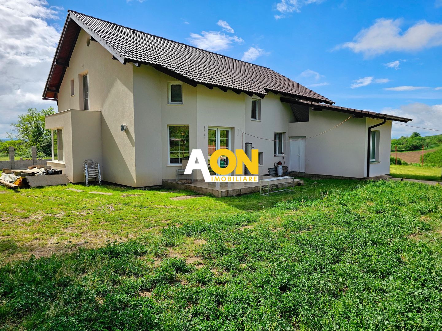 Casa noua, 6 camere, 2763 mp teren, comuna Vintu de Jos - Poză 2