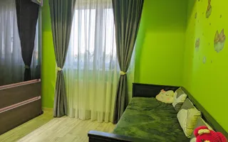 Vând apartament 3 camere, mobilat și utilat cu loc de parcare inclusă - Poză 15