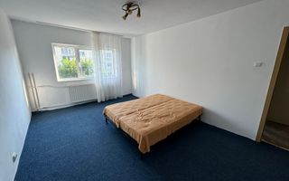 Decomandat. Model spatios. Disponibil imediat. Etaj intermediar. - Poză 3