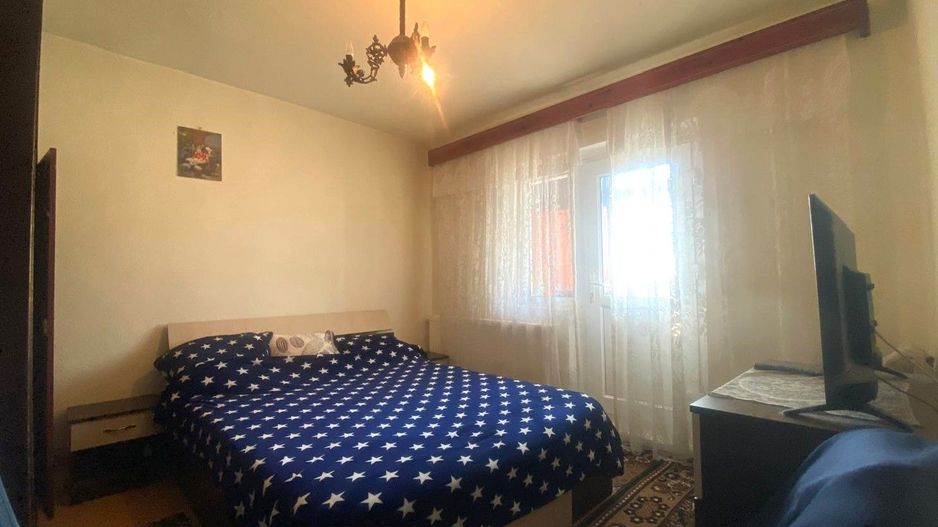 Vanzare apartament cu 3 camere , decomandat in Targoviste- Micro 12 - Poză 4