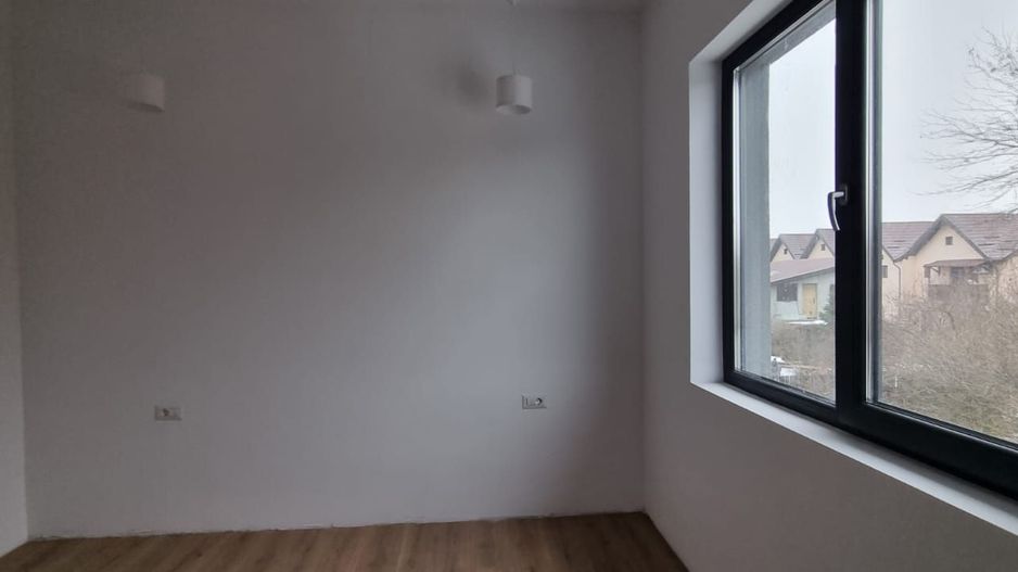 Reședință Modernă cu Finisaje Distinse - Poză 43